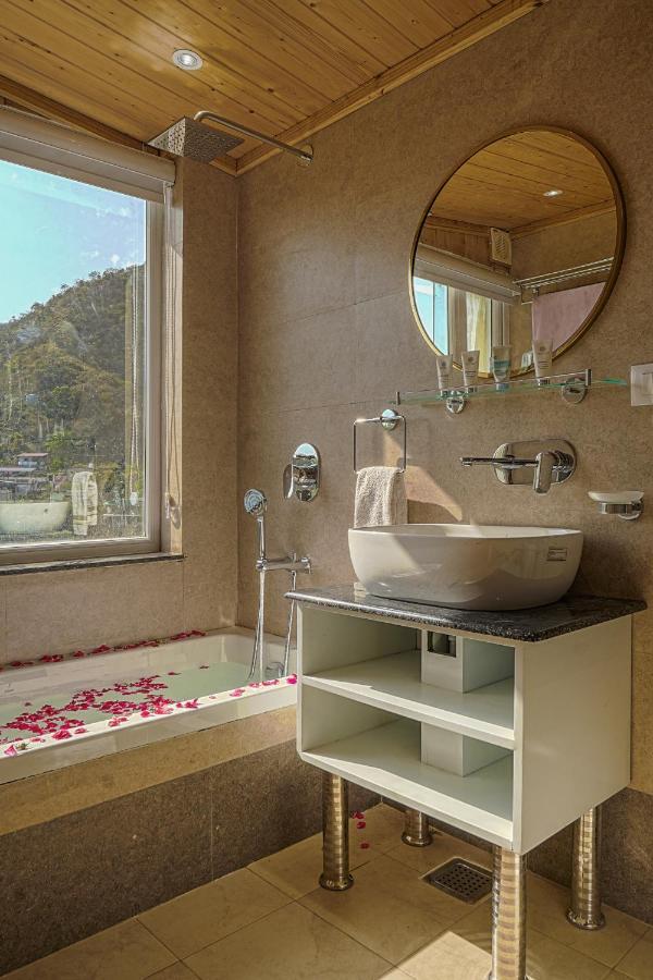 Saffronstays Woodpeckers Villa, Dehradun Rājpur Екстериор снимка